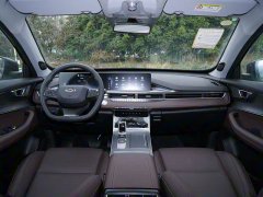 勾勒出动感的车身